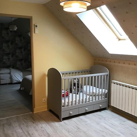 Des Roux Et Des Pious Suite De 35 A 60 M2 Et 3 Chambres Pour Groupe De 2 A 6 Personnes Civray-de-Touraine Ngoại thất bức ảnh