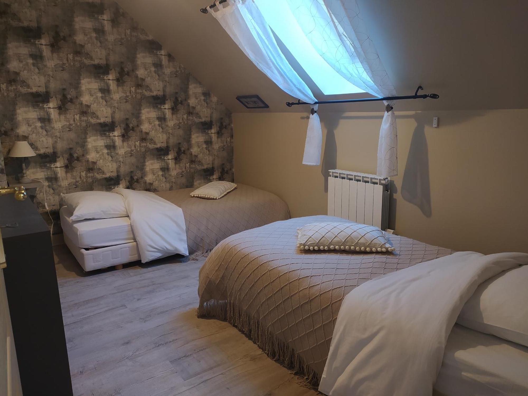 Des Roux Et Des Pious Suite De 35 A 60 M2 Et 3 Chambres Pour Groupe De 2 A 6 Personnes Civray-de-Touraine Ngoại thất bức ảnh